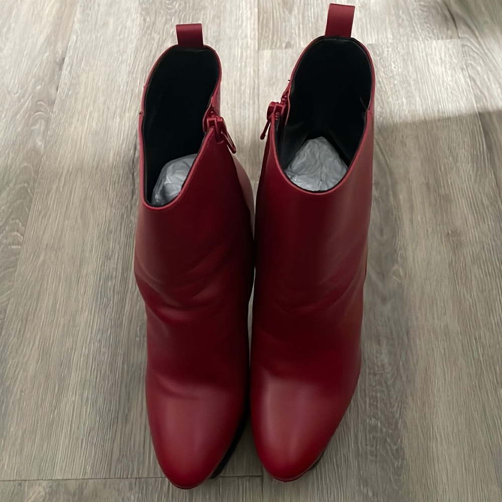 Burgundy/ red leather Kilo bootie size 7